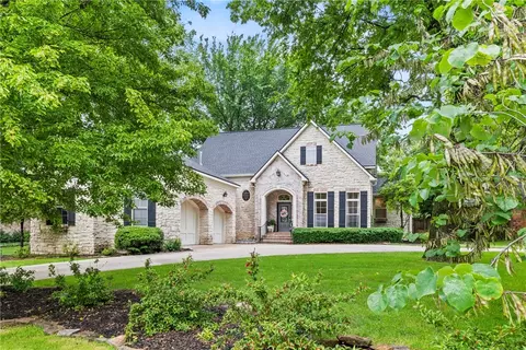 3662 E Township St, Fayetteville, AR 72703