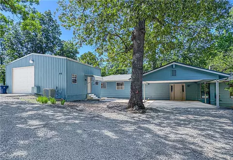 517 Lakeshore Rd, Bull Shoals, AR 72619