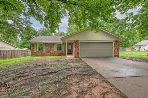 1715 E Cortland St, Fayetteville, AR 72703