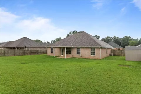 Exterior - 411 Kate Dr, Centerton, AR 72719 photo 2 of 7