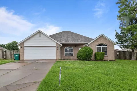 Exterior - 411 Kate Dr, Centerton, AR 72719 photo 6 of 7