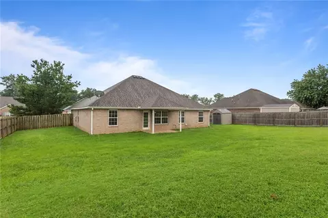 Exterior - 411 Kate Dr, Centerton, AR 72719 photo 4 of 7