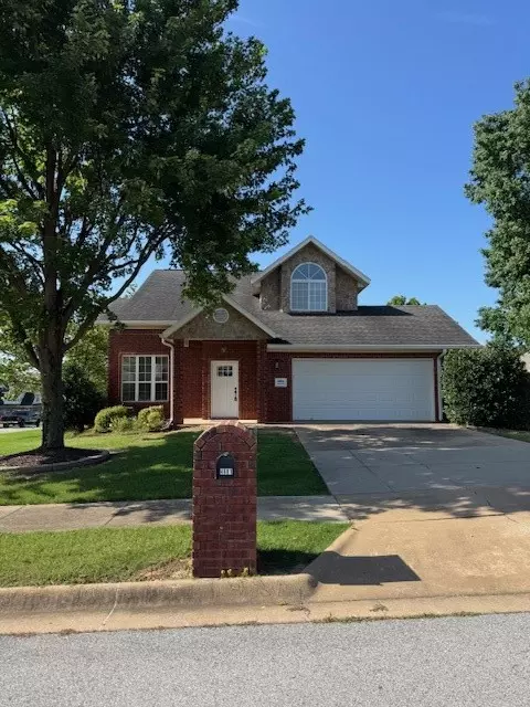 4801 SW Golden Eagle Ave, Bentonville, AR 72713
