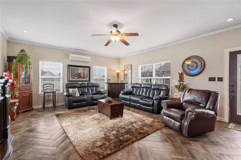 Living - 7308 New Hope, Hackett, AR 72937 photo 2 of 2