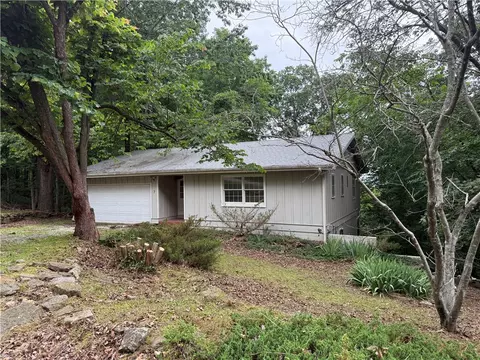 7 Bobwhite Ln, Holiday Island, AR 72631