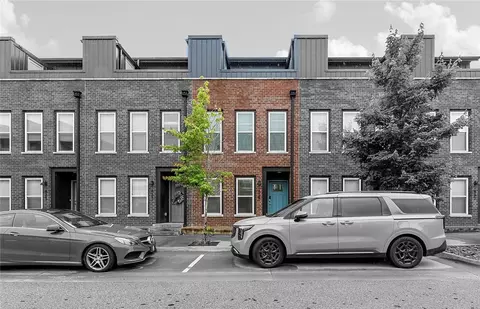 429 SW B St, Bentonville, AR 72712