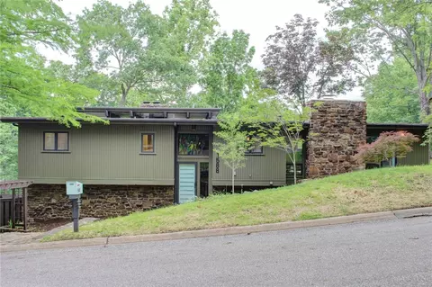 1588 N Tanglebriar Ln, Fayetteville, AR 72701