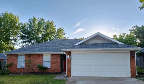 1209 S Camellia Ln, Fayetteville, AR 72704