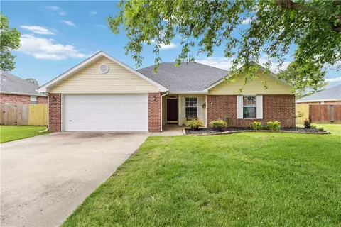 17 Briarmeadow St, Farmington, AR 72730