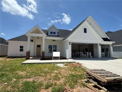 2723 Amaris Ave, Lowell, AR 72745