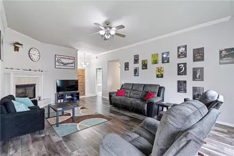 Living - 507 Emerald St, Lowell, AR 72745 photo 1 of 1