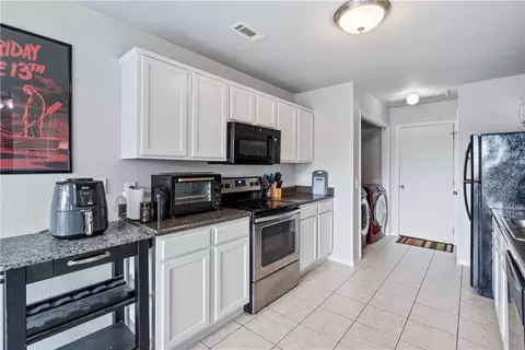 Kitchen - 507 Emerald St, Lowell, AR 72745 photo 1 of 3
