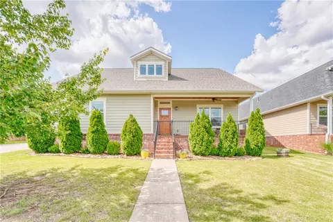 5909 Redbud St, Rogers, AR 72758