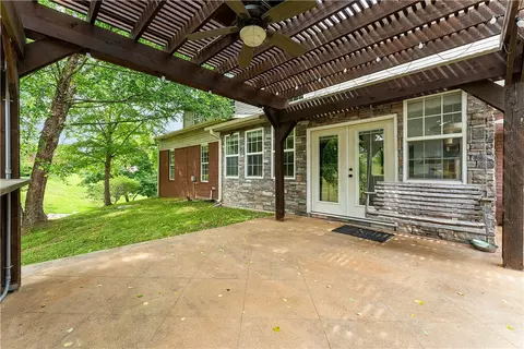 704 Weston Cir, Cave Springs, AR 72718