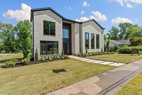 903 NE 2nd St, Bentonville, AR 72712