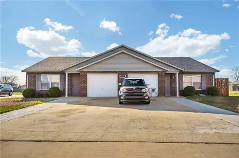 3506 SW Landau Ct, Bentonville, AR 72712