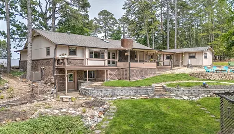 8611 Spruce Dr, Rogers, AR 72756