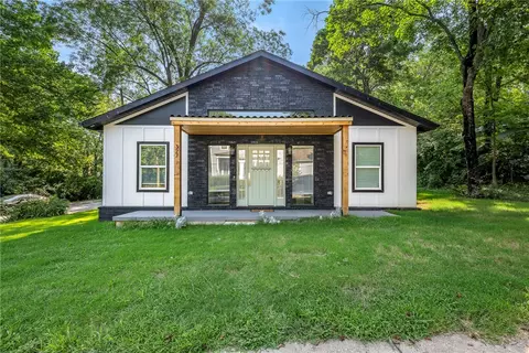 327 S East Ave, Fayetteville, AR 72701