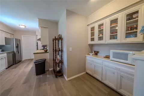 Kitchen - 1608 Cartwright Cir, Springdale, AR 72762 photo 2 of 2