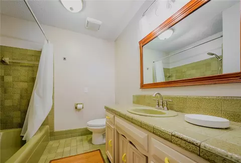Bath - 1608 Cartwright Cir, Springdale, AR 72762 photo 1 of 2