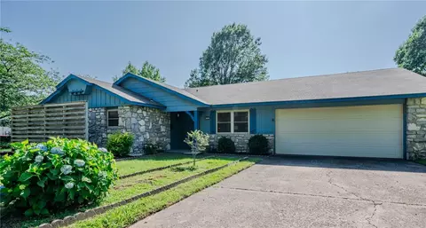 1608 Cartwright Cir, Springdale, AR 72762