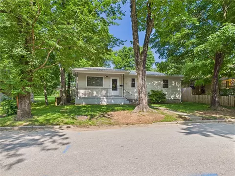 806 N Robinson St, Harrison, AR 72601