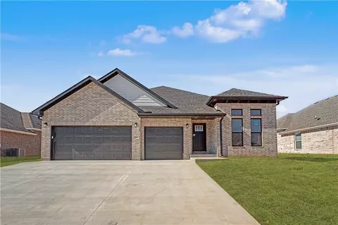 1020 Ari Ave, Centerton, AR 72719