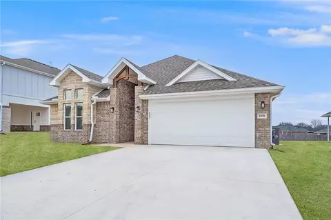 1070 Ari Ave, Centerton, AR 72719