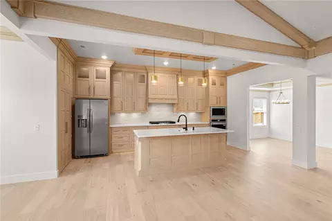 Kitchen - 500 Bronco St, Centerton, AR 72719 photo 7 of 8