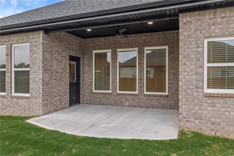 Exterior - 500 Bronco St, Centerton, AR 72719 photo 4 of 6