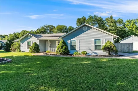 8 Central Heights Way, Bentonville, AR 72712