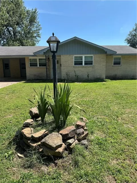 1803 Shelby Ave, Springdale, AR 72762