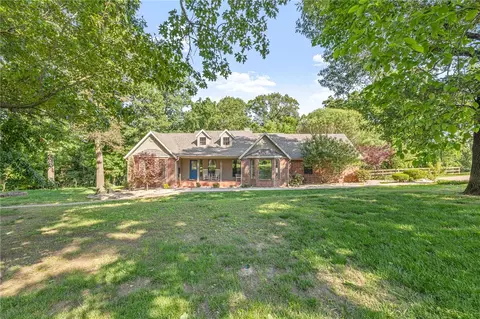 3307 NW 3rd St, Bentonville, AR 72712
