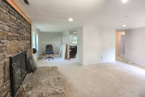 Living - 1732 Madison 4316, Elkins, AR 72727 photo 5 of 5