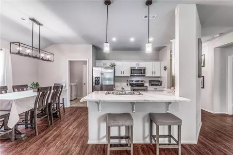 130 E Glendale Ln, Rogers, AR 72758
