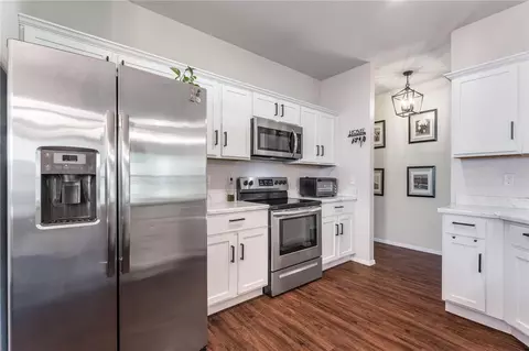 Kitchen - 130 E Glendale Ln, Rogers, AR 72758 photo 4 of 4