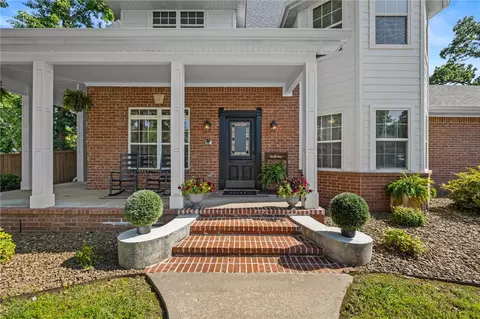 1 Geyer Rd, Bentonville, AR 72712