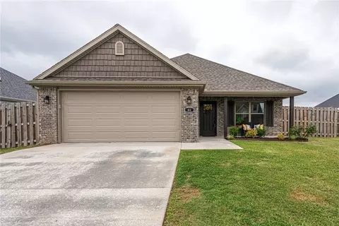 61 Manhattan, Fayetteville, AR 72704