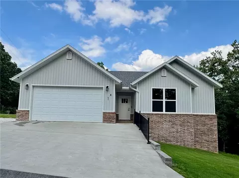 1 Llanon Cir, Bella Vista, AR 72714