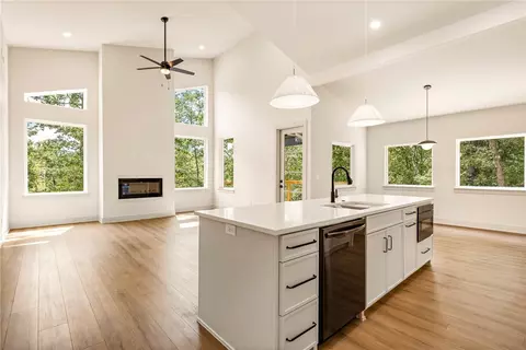 6 Minster Ln, Bella Vista, AR 72715