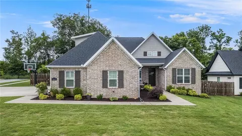 265 Waterfall Ln, Springdale, AR 72762