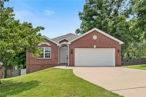 8 Hillcrest Ln, Bentonville, AR 72712