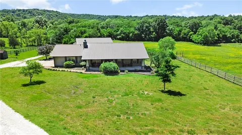 15575 River View Ln, Fayetteville, AR 72704