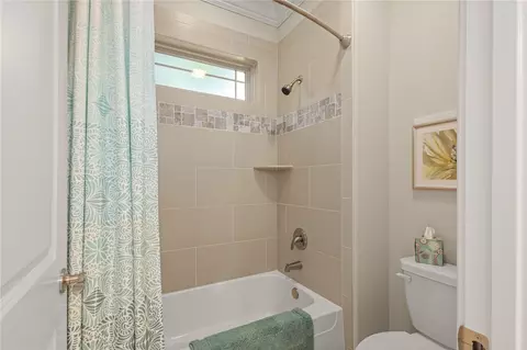 Bath - 2970 Laurel Cir, Centerton, AR 72719 photo 8 of 11