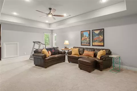 Living - 2970 Laurel Cir, Centerton, AR 72719 photo 4 of 4