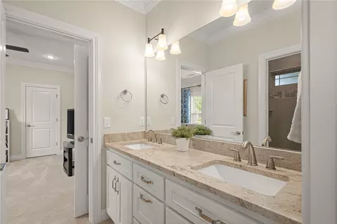 Bath - 2970 Laurel Cir, Centerton, AR 72719 photo 6 of 11