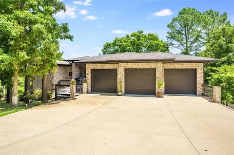 43 Mckenzie Dr, Bella Vista, AR 72715