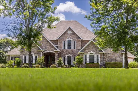 523 Sonoma Cir, Fayetteville, AR 72703