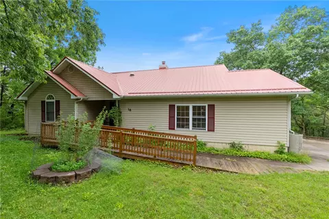 16 Osage Ln, Holiday Island, AR 72631