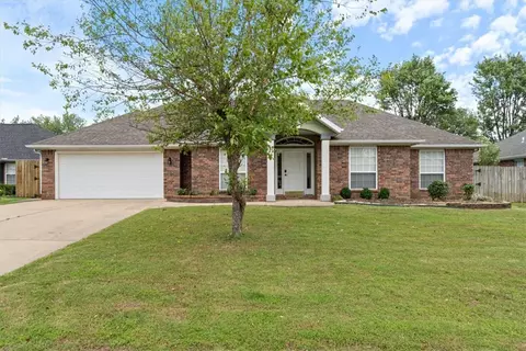 1304 Hunter Rdg, Siloam Springs, AR 72761